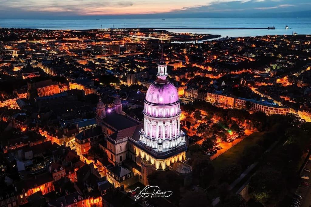 Apartamento Le Tiki De Notre-Dame - Duplex Vue Cathedrale Boulogne-sur-Mer Exterior foto